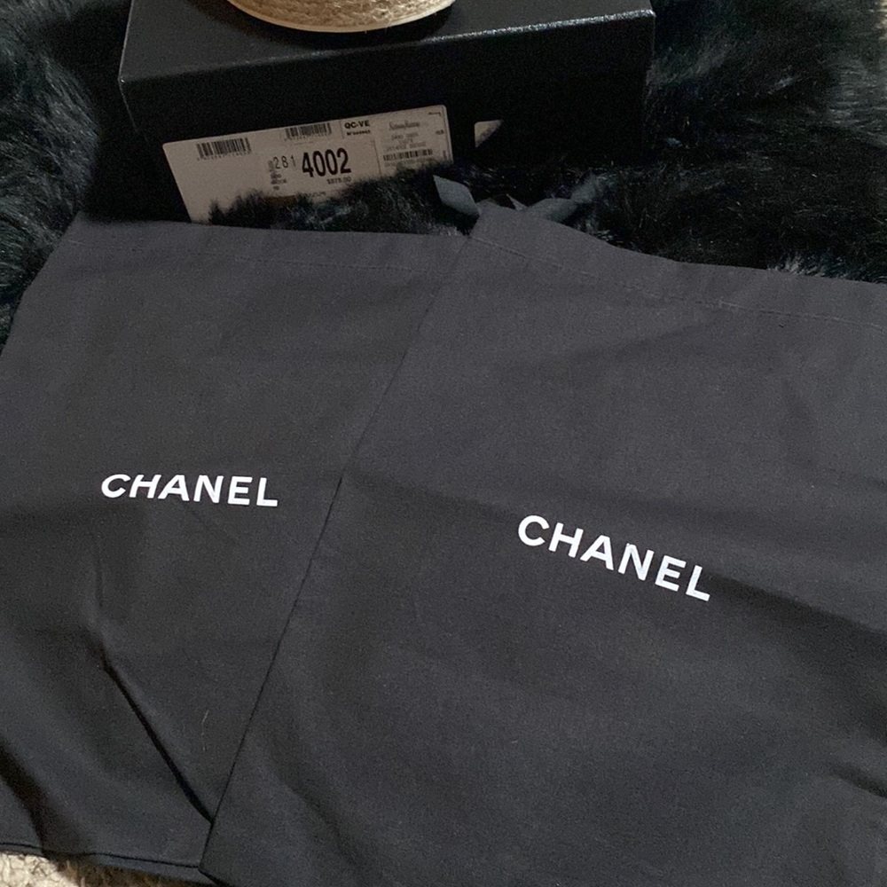 Chanel shoes - Picture 2 of 13